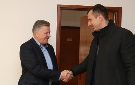 SREČANJE ŽUPANOV NA UPRAVNI ENOTI CERKNICA 03 FOTO LJUBO VUKELIČ